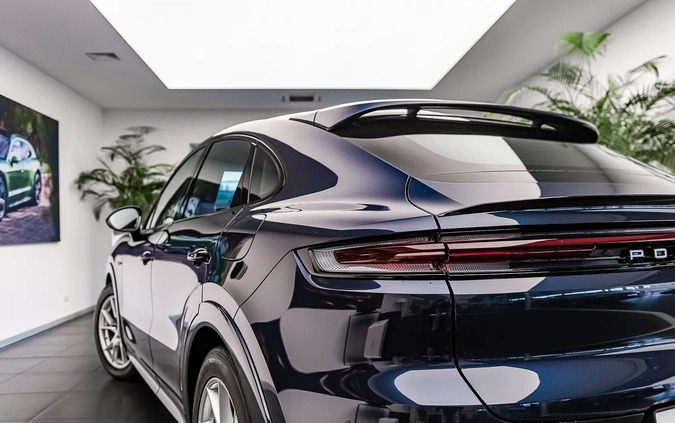 Porsche Cayenne cena 616707 przebieg: 10, rok produkcji 2023 z Parczew małe 154
